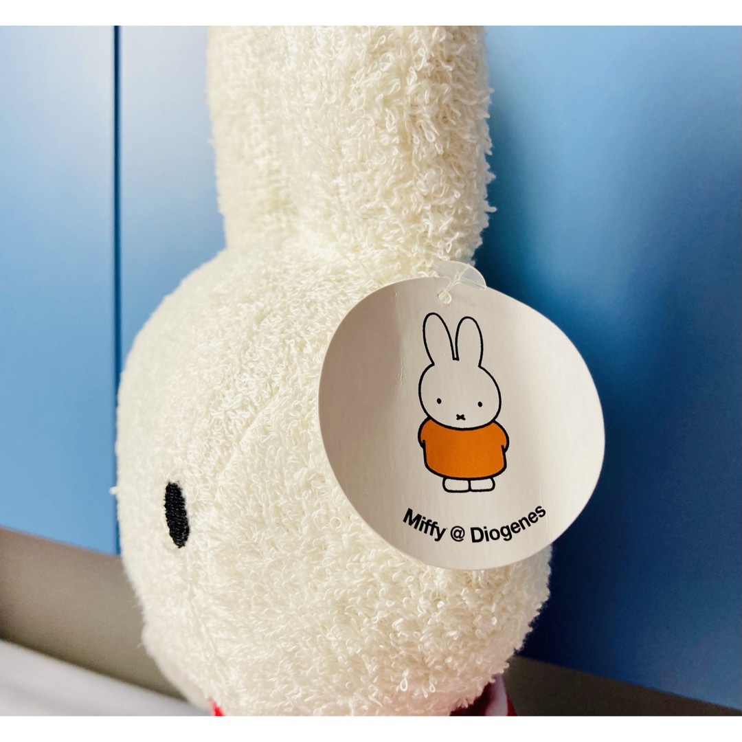 miffy(ミッフィー)の販売終了レア　ミッフィーくたくたぬいぐるみストライプ服　スイスmiffy エンタメ/ホビーのおもちゃ/ぬいぐるみ(ぬいぐるみ)の商品写真