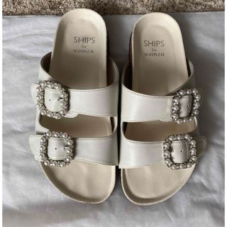 シップスフォーウィメン(SHIPS for women)のSHIPS woman ビジュー　サンダル　美品　ホワイト(サンダル)