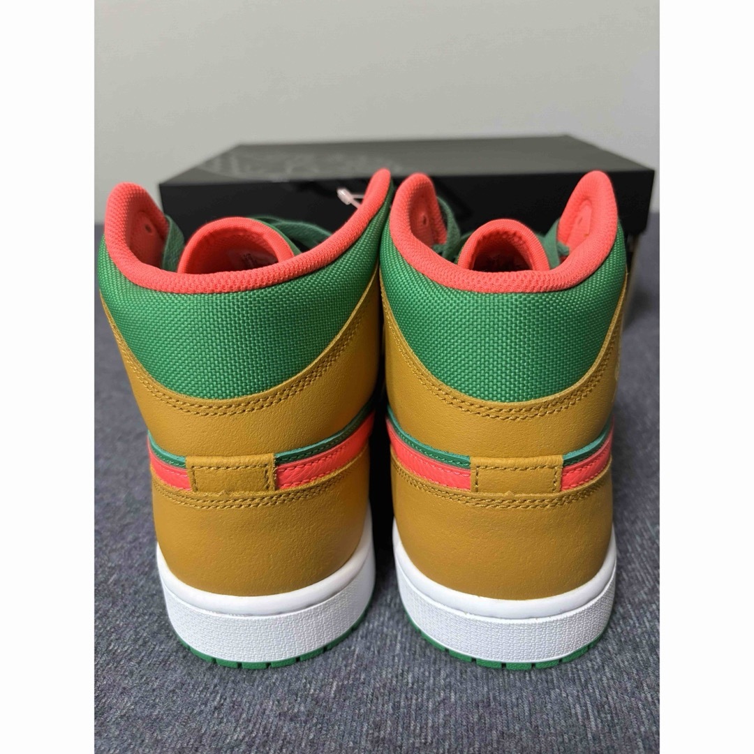 Jordan Brand（NIKE）(ジョーダン)の【新品未使用！】28cm NIKE AIR JORDAN 1 MID SE  メンズの靴/シューズ(スニーカー)の商品写真