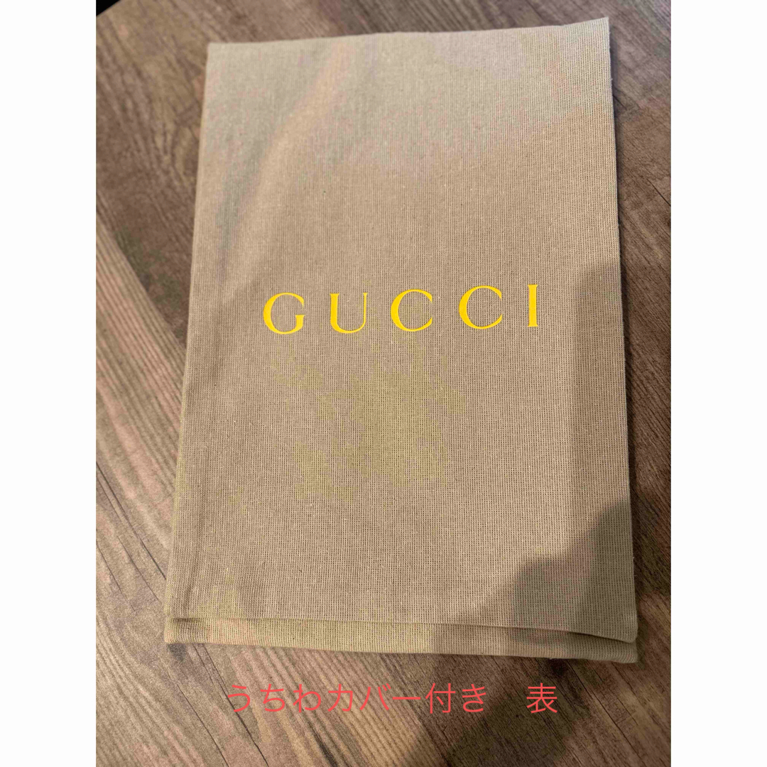 Gucci(グッチ)のGUCCI うちわ　新品未使用　GUCCIロゴ付きカバー付き レディースのファッション小物(その他)の商品写真