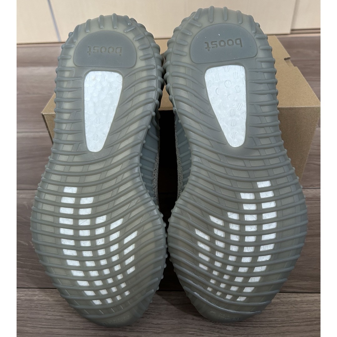 adidas(アディダス)のadidas YEEZY BOOST 350 V2 メンズの靴/シューズ(スニーカー)の商品写真