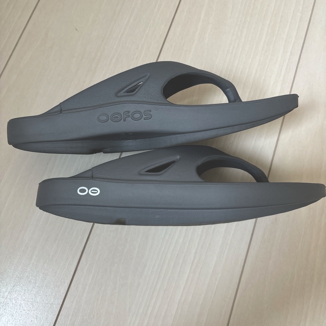 OOFOS(ウーフォス)の【OOFOS / ウーフォス】OOriginalサンダル / グレー / 24 レディースの靴/シューズ(サンダル)の商品写真