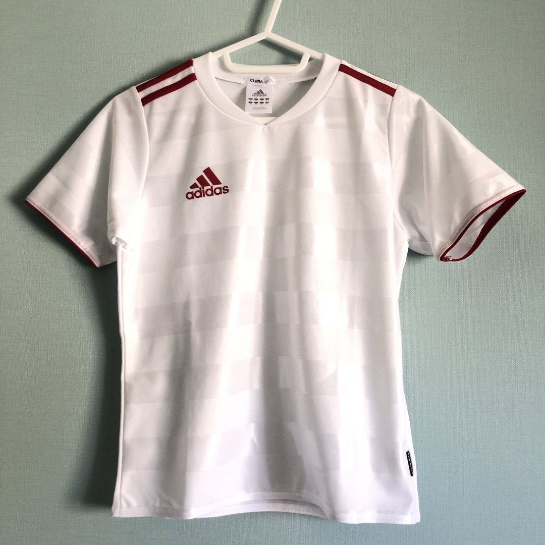 adidas(アディダス)の【新品】adidasアディダス キッズ Tシャツ 130 キッズ/ベビー/マタニティのキッズ服女の子用(90cm~)(Tシャツ/カットソー)の商品写真