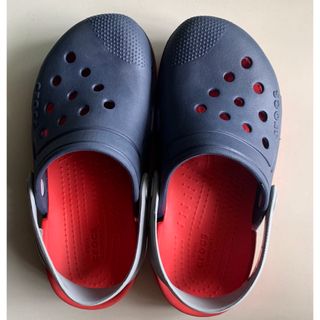 クロックス(crocs)のクロックス　ネイビー×赤　サイズJ1（19.5cm）(サンダル)