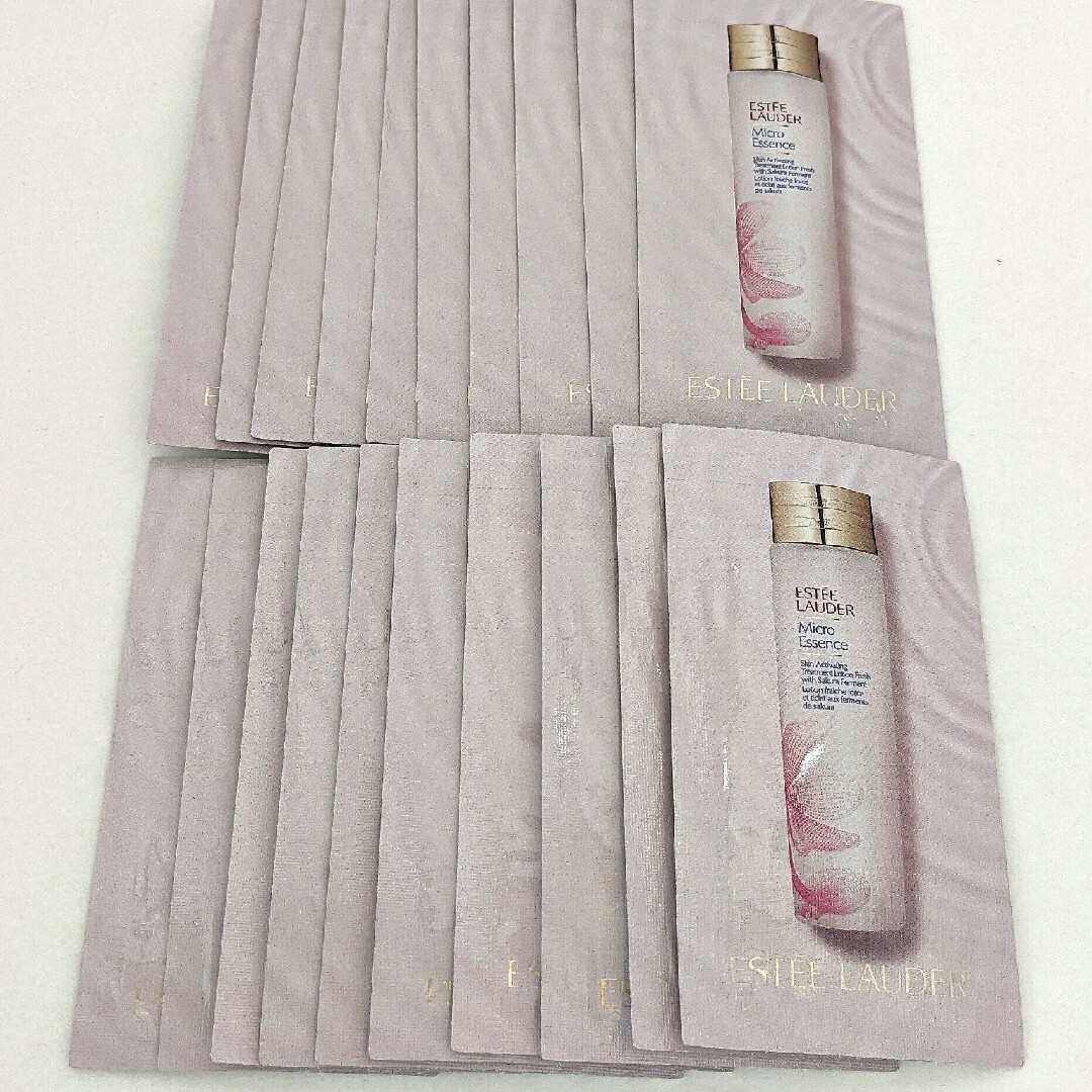 Estee Lauder(エスティローダー)のエスティローダー マイクロ エッセンスローション フレッシュSF ×20 コスメ/美容のスキンケア/基礎化粧品(化粧水/ローション)の商品写真