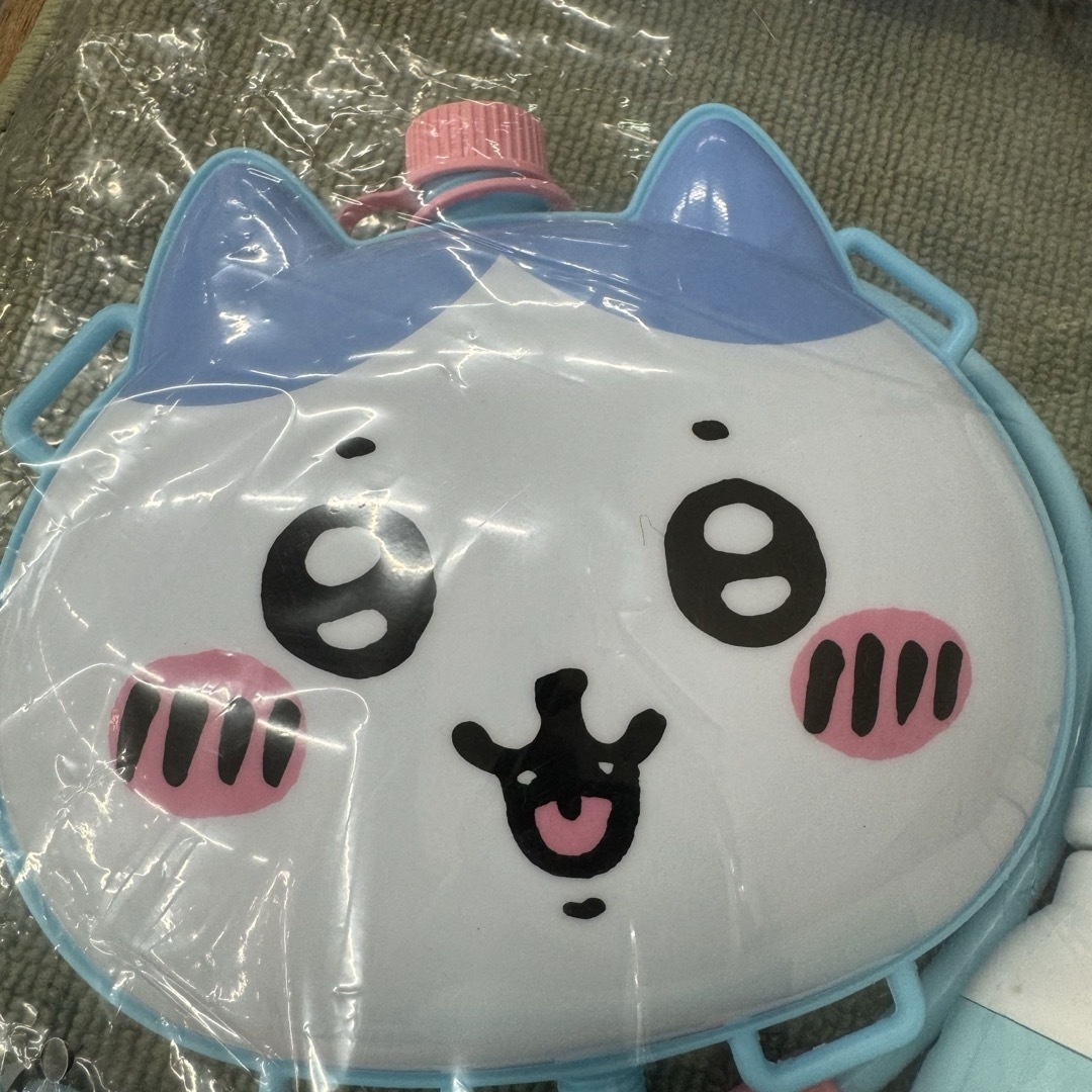 ちいかわ(チイカワ)の←新品〒リリック ちいかわ ウォーターシューター ハチワレ キッズ/ベビー/マタニティのキッズ/ベビー/マタニティ その他(その他)の商品写真