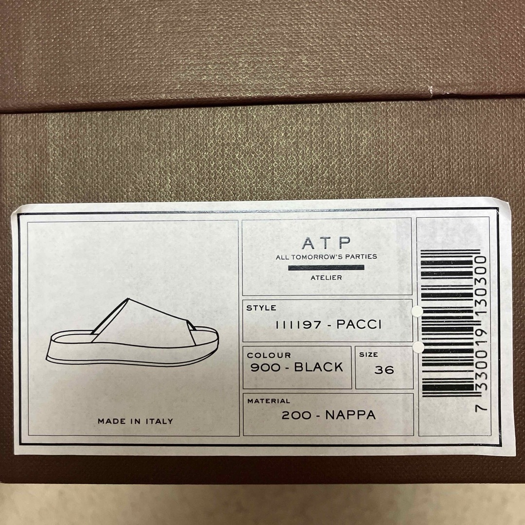 ATP Atelier(エーティーピーアトリエ)の【BLACK】【36】ATP atelier / PACCI レザーサンダル レディースの靴/シューズ(サンダル)の商品写真