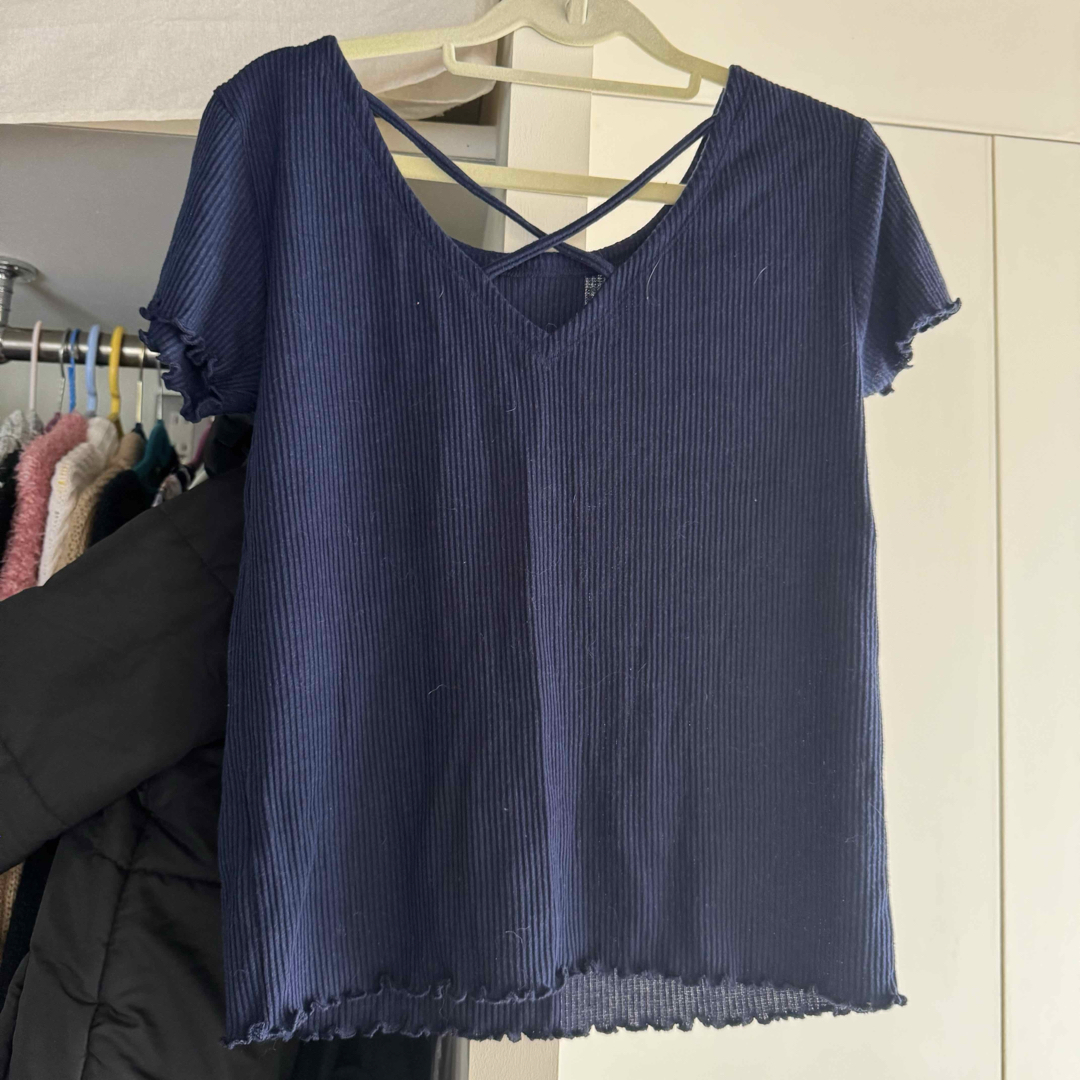 GU(ジーユー)のGU トップス ネイビー カットソー レディースのトップス(Tシャツ(半袖/袖なし))の商品写真
