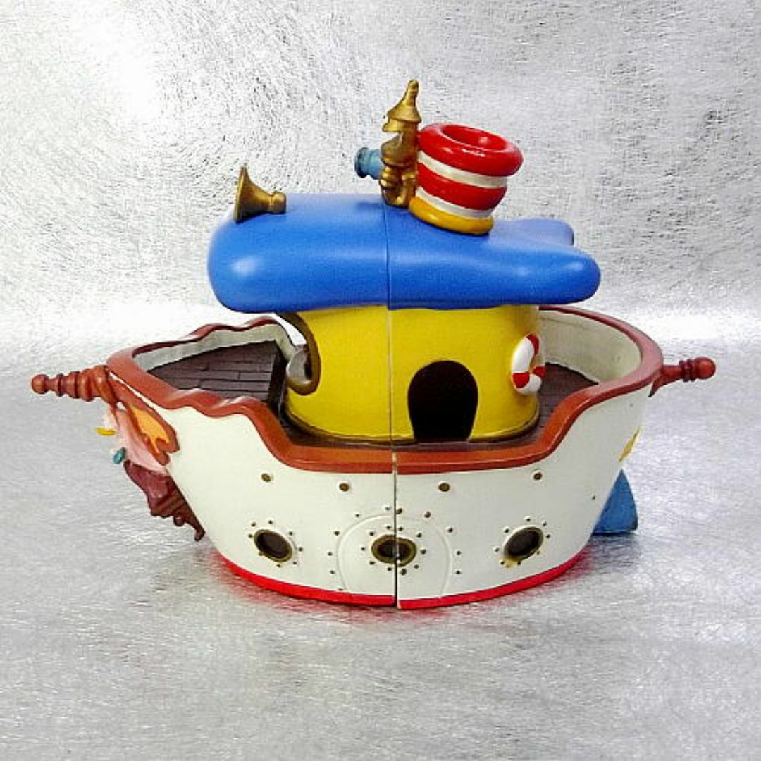 Disney(ディズニー)のディズニー　トゥーンタウン　ドナルドダックファミリ　ドールハウス　ボート（船）！ インテリア/住まい/日用品のインテリア小物(置物)の商品写真