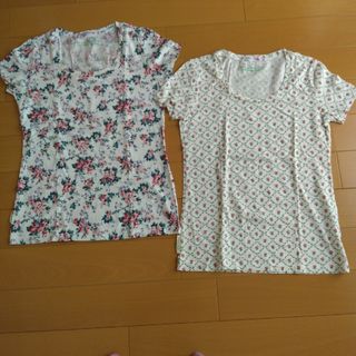 新品未使用｢UNIQLO｣LAURA ASHLEY　Tシャツ2枚(Tシャツ(半袖/袖なし))