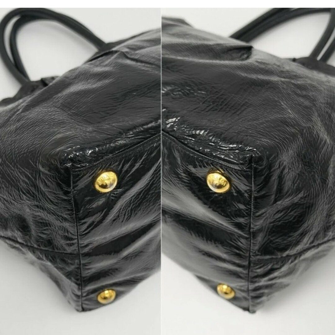 PRADA(プラダ)の未使用に近い　プラダ　トートバッグ　エナメル　ブラック　黒 レディースのバッグ(ハンドバッグ)の商品写真