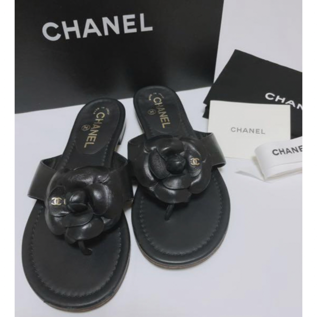 CHANEL(シャネル)の【CHANEL】美品 シャネル カメリア レザー サンダル レディースの靴/シューズ(サンダル)の商品写真