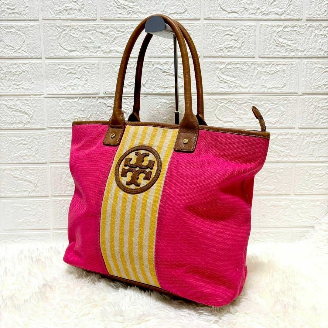 Tory Burch(トリーバーチ)のトリーバーチ　トートバッグ　ハンドバッグ　キャンバス　ビックロゴ　A4収納可能 レディースのバッグ(トートバッグ)の商品写真