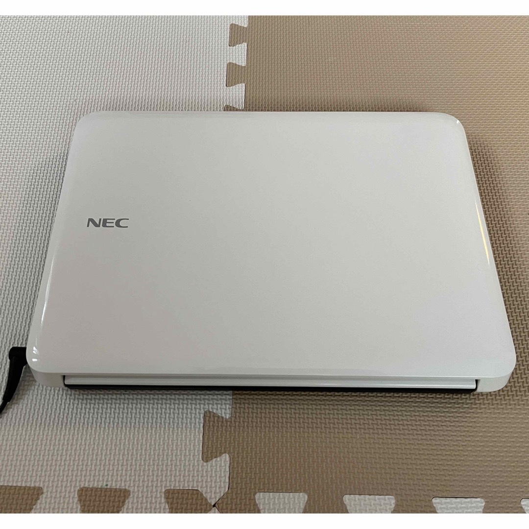 NEC PC-LE150F2 Windows10 SSD換装済 スマホ/家電/カメラのPC/タブレット(ノートPC)の商品写真