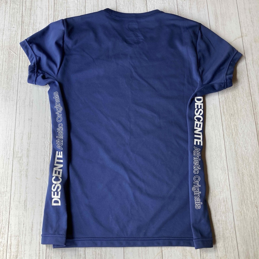 DESCENTE(デサント)の半袖TシャツDescenteレディースM卓球バレーバドミントンテニスユニフォーム スポーツ/アウトドアのスポーツ/アウトドア その他(バレーボール)の商品写真