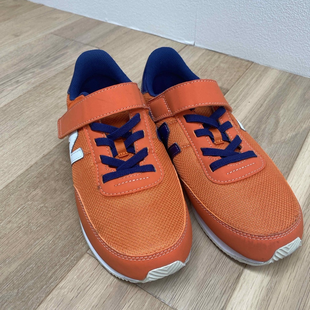 New Balance(ニューバランス)のニューバランススニーカー キッズ/ベビー/マタニティのキッズ靴/シューズ(15cm~)(スニーカー)の商品写真