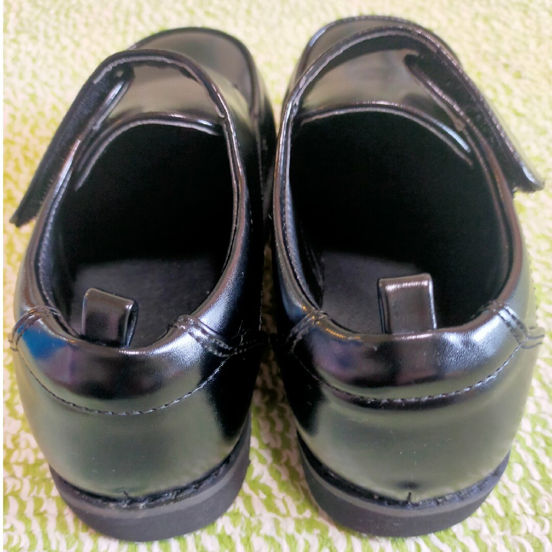新品未使用　靴　黒　18cm キッズ/ベビー/マタニティのキッズ靴/シューズ(15cm~)(ローファー)の商品写真