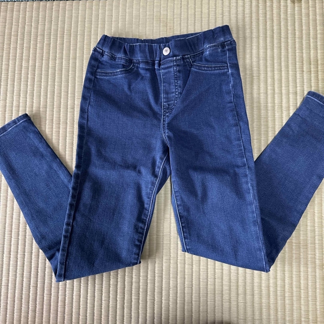 GU(ジーユー)のGUスキニーパンツ キッズ/ベビー/マタニティのキッズ服女の子用(90cm~)(パンツ/スパッツ)の商品写真