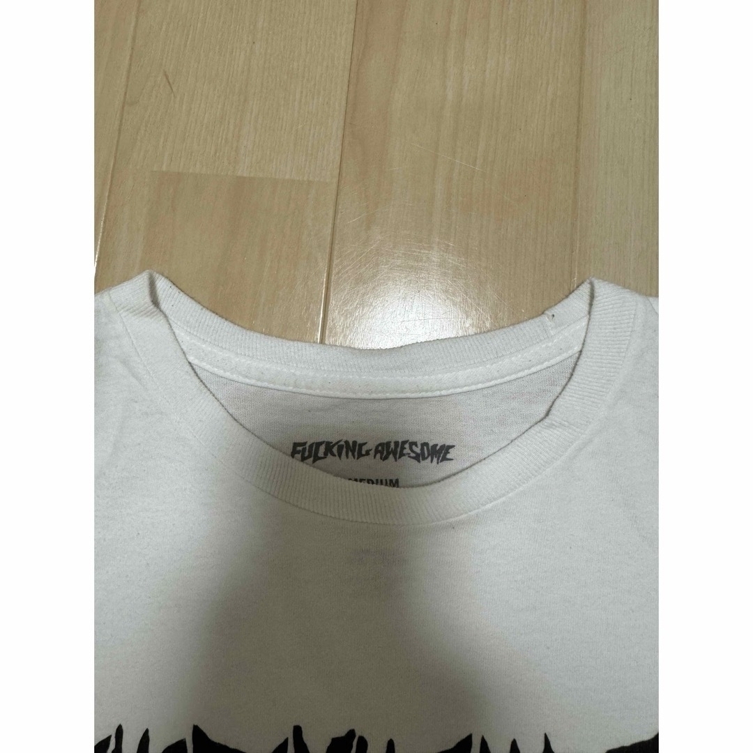 Supreme(シュプリーム)のFUCKING AWESOME LOGO TEE WHITE Mサイズ メンズのトップス(Tシャツ/カットソー(半袖/袖なし))の商品写真