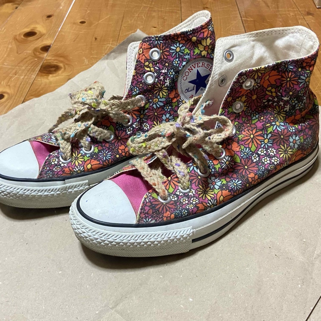 CONVERSE(コンバース)のコンバース　24.5cm 51/2 オールスター　HI 花柄　ピンク　スニーカー レディースの靴/シューズ(スニーカー)の商品写真