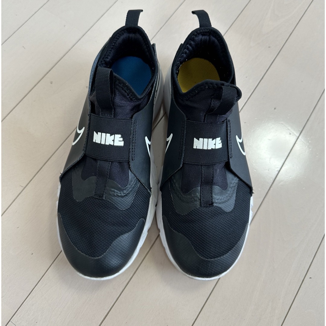 NIKE(ナイキ)のNIKE フレックスランナー　キッズ　23.5cm キッズ/ベビー/マタニティのキッズ靴/シューズ(15cm~)(スニーカー)の商品写真