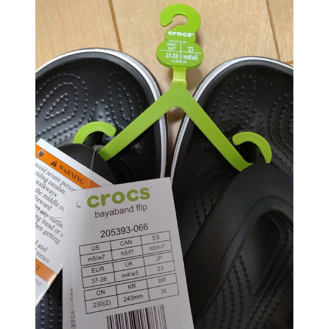 crocs(クロックス)のクロックス　crocs　バヤバンド　フリップ　サンダル23cm レディースの靴/シューズ(サンダル)の商品写真