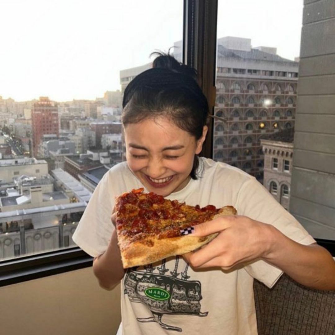 TWICE ジヒョちゃん マルディメクルディ BIRTHDAY CAKE Tee レディースのトップス(Tシャツ(半袖/袖なし))の商品写真