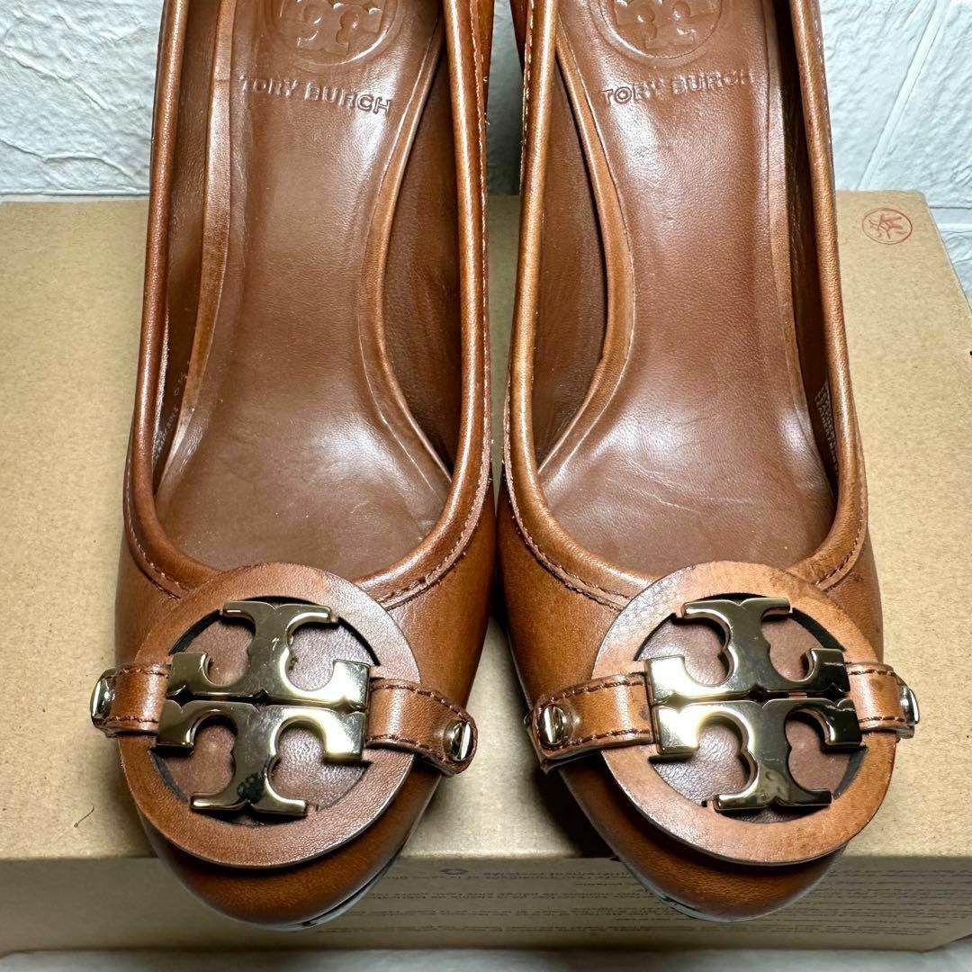 Tory Burch(トリーバーチ)のトリーバーチ　パンプス　ヒール　ブラウン　レザー　6 1/2M レディースの靴/シューズ(ハイヒール/パンプス)の商品写真