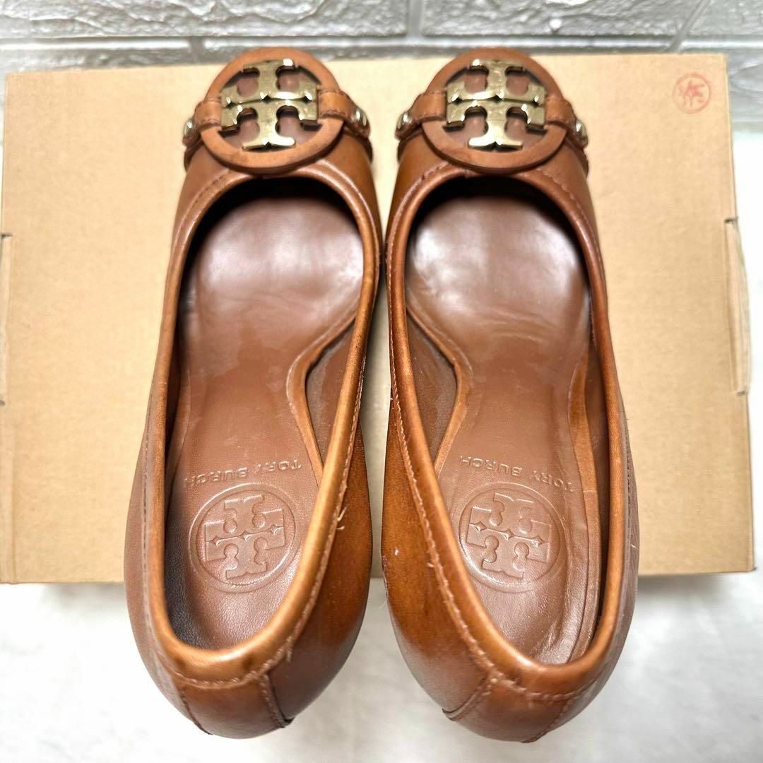 Tory Burch(トリーバーチ)のトリーバーチ　パンプス　ヒール　ブラウン　レザー　6 1/2M レディースの靴/シューズ(ハイヒール/パンプス)の商品写真