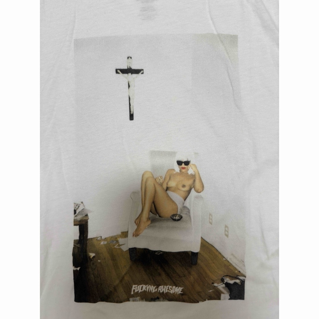 Supreme(シュプリーム)のFUCKING AWESOME LOGO TEE WHITE Mサイズ メンズのトップス(Tシャツ/カットソー(半袖/袖なし))の商品写真