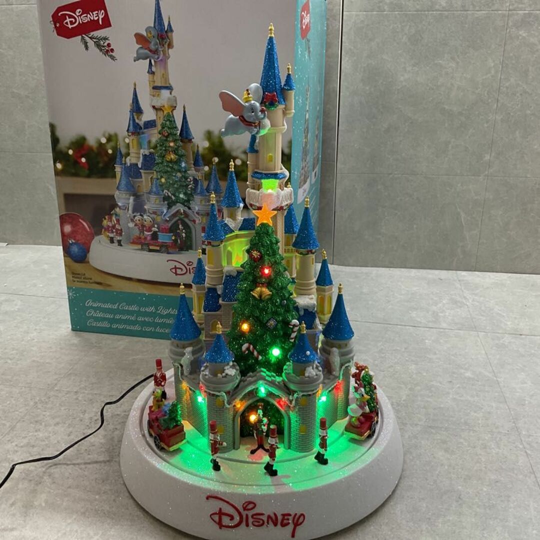 Disney ディズニー センターピースパレードシーン クリスマスツリー コストコ エンタメ/ホビーのおもちゃ/ぬいぐるみ(その他)の商品写真