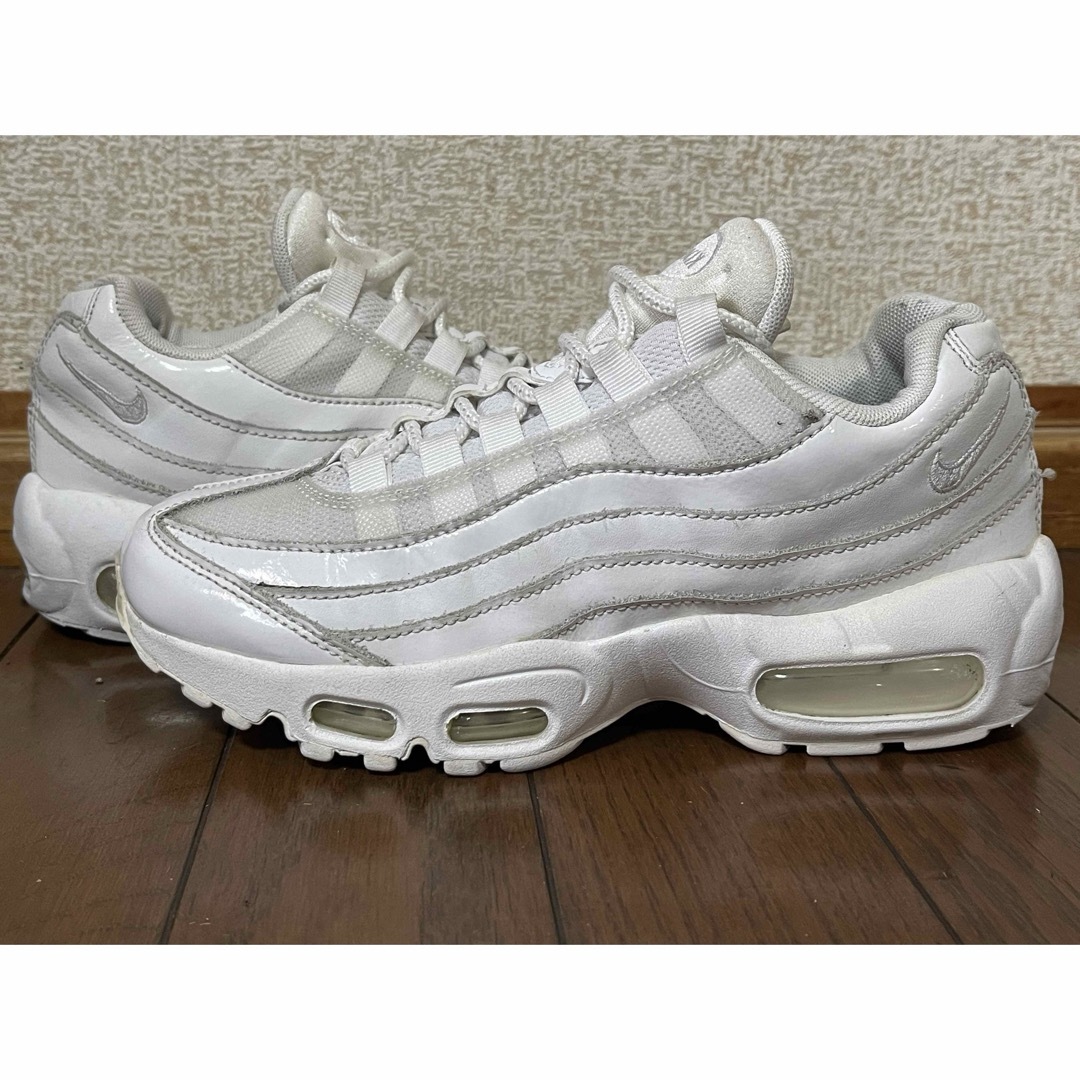 NIKE(ナイキ)のNIKE AIR MAX 95 ESSENTIAL  23.0cm レディースの靴/シューズ(スニーカー)の商品写真