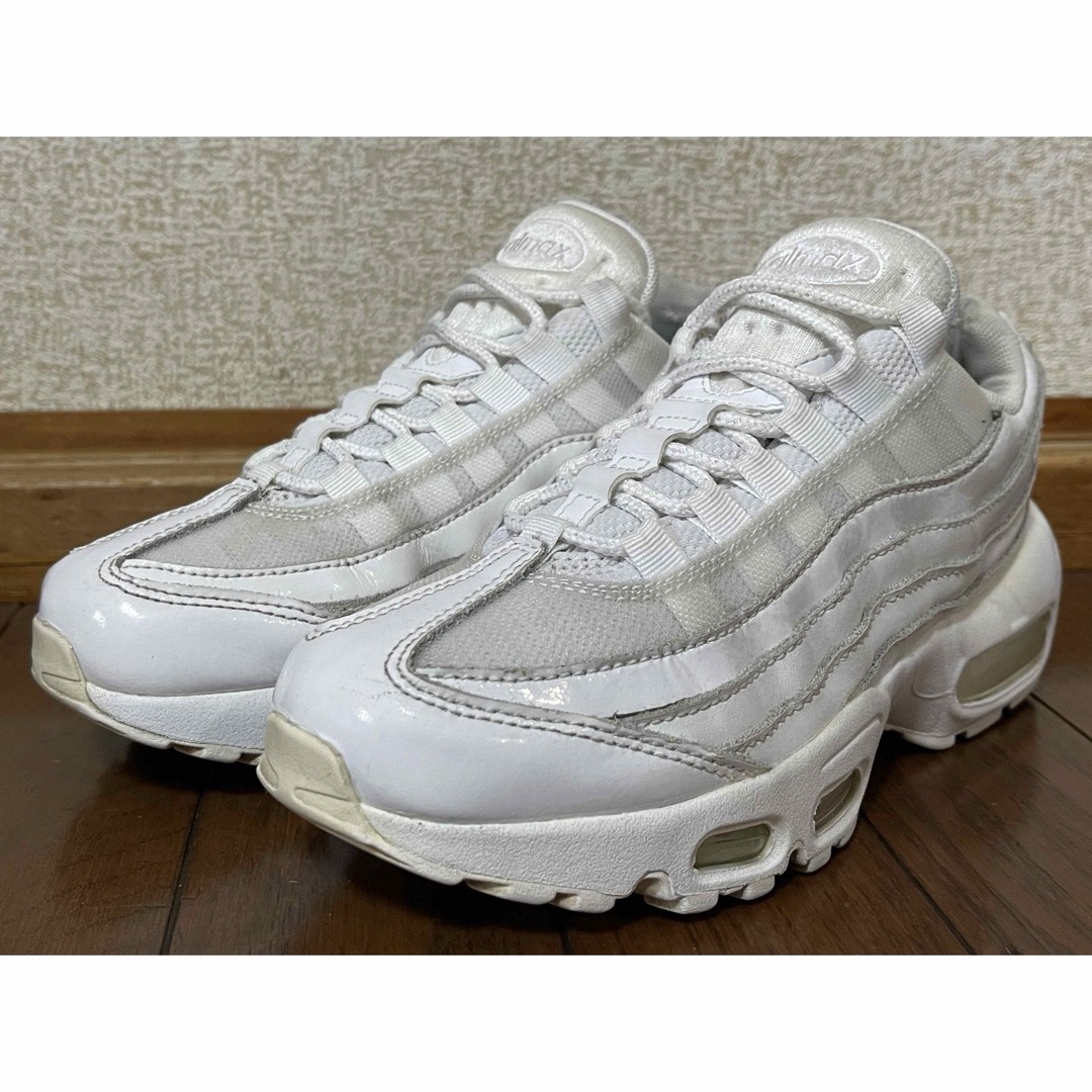 NIKE(ナイキ)のNIKE AIR MAX 95 ESSENTIAL  23.0cm レディースの靴/シューズ(スニーカー)の商品写真