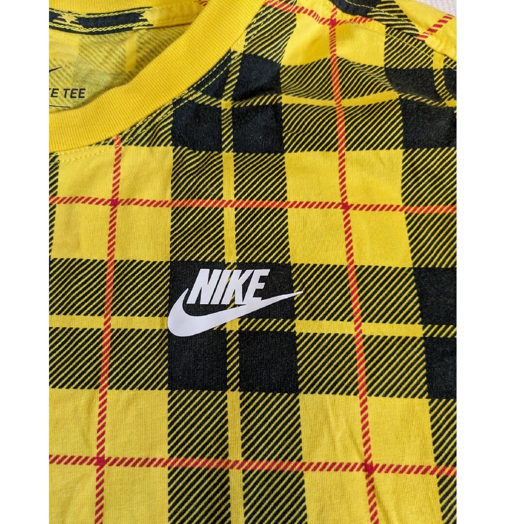 NIKE(ナイキ)のThe NIKE TEE ナイキ　ショート丈Tシャツ レディースのトップス(Tシャツ(半袖/袖なし))の商品写真