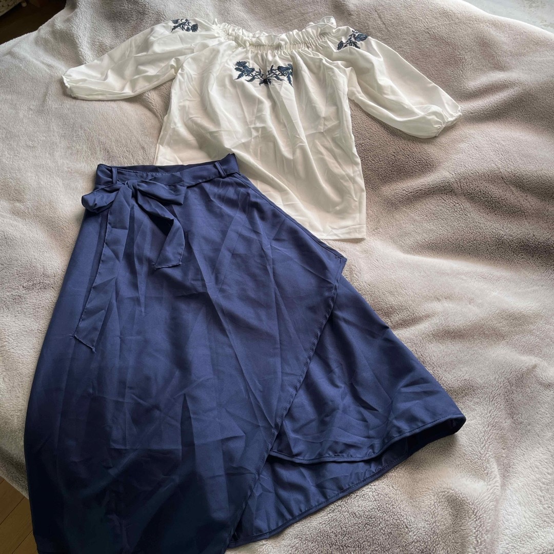 刺繍トップス　スカート　セット レディースのトップス(カットソー(長袖/七分))の商品写真