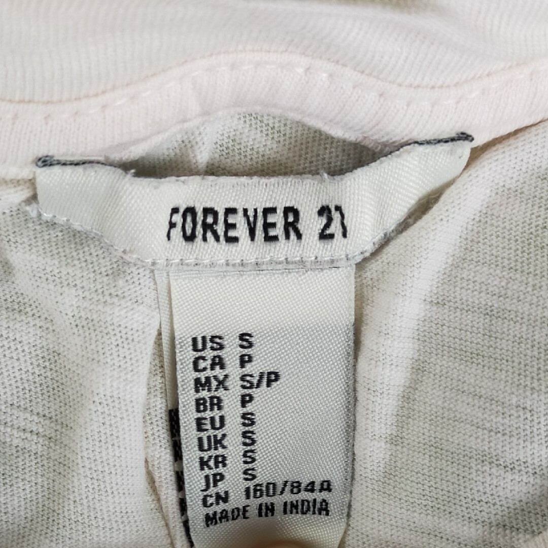 FOREVER 21(フォーエバートゥエンティーワン)のForever21　トップス　Tシャツ レディースのトップス(Tシャツ(半袖/袖なし))の商品写真