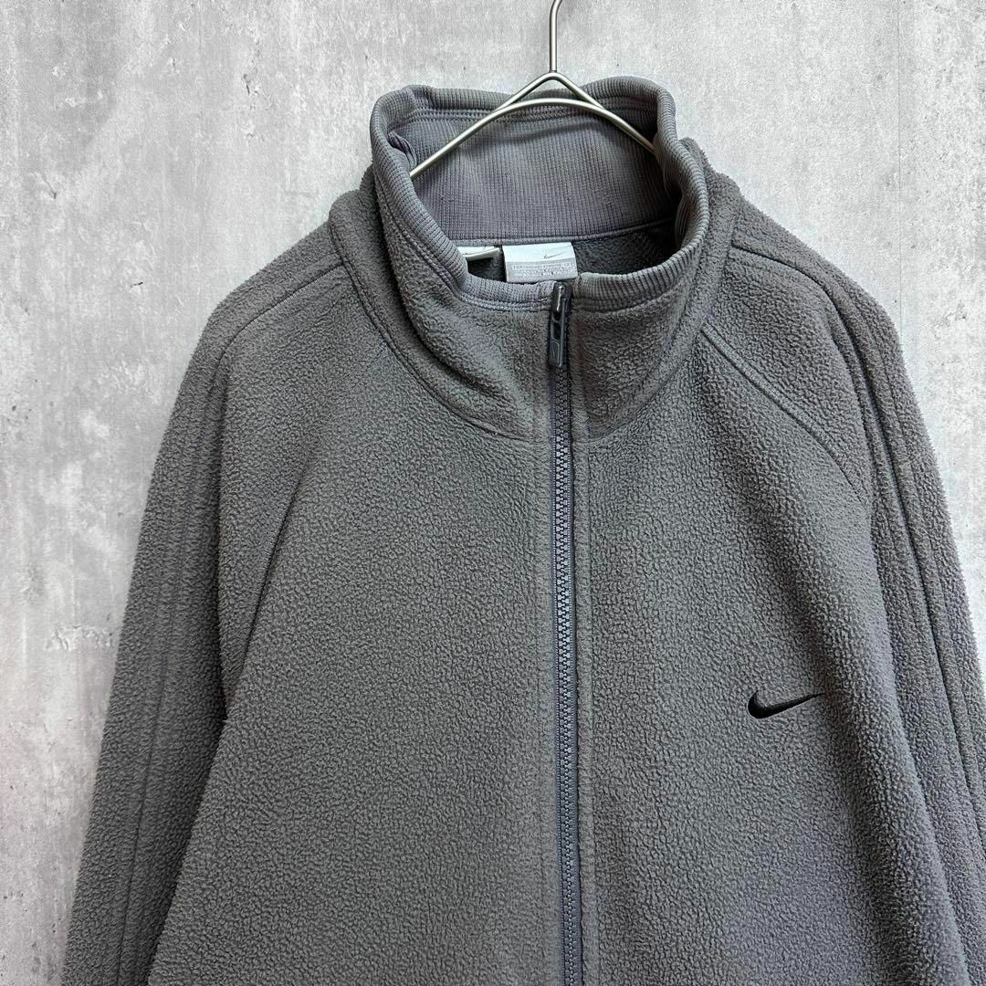 NIKE(ナイキ)のNIKEナイキメンズパーカーフルジップ厚手フリースLサイズグレー濃灰長袖 メンズのトップス(スウェット)の商品写真