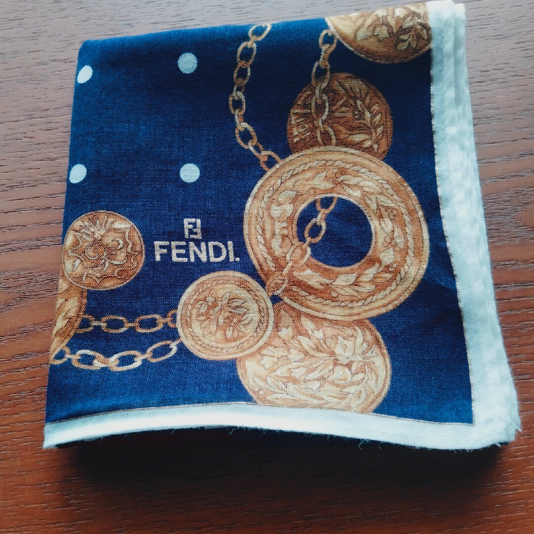 FENDI(フェンディ)のFENDI　ハンカチ　used レディースのファッション小物(ハンカチ)の商品写真