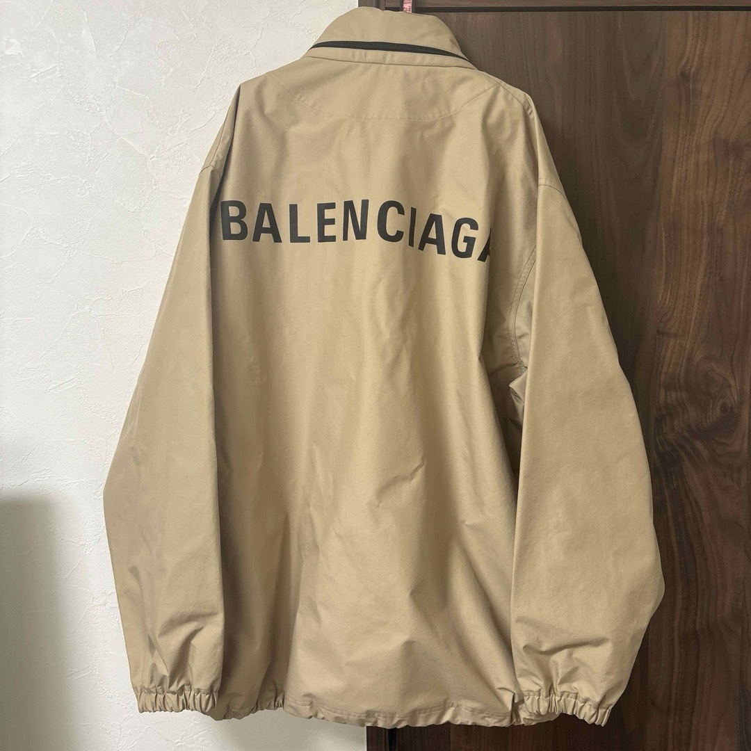 Balenciaga(バレンシアガ)のバレンシアガ　バックロゴ　ナイロンジャケット　ウインドブレーカー メンズのジャケット/アウター(ナイロンジャケット)の商品写真