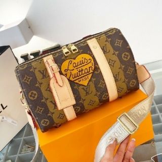 ルイヴィトン(LOUIS VUITTON)のLouis vuittonルイヴィトン ショルダーバッグ(ハンドバッグ)