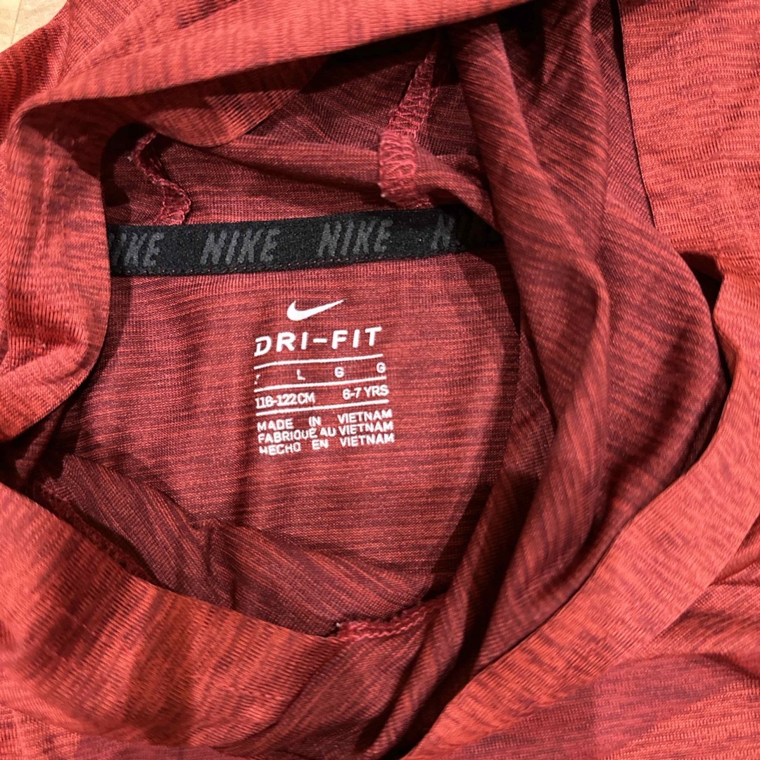 NIKE(ナイキ)のNIKE 長袖Tシャツ二枚セット キッズ/ベビー/マタニティのキッズ服女の子用(90cm~)(Tシャツ/カットソー)の商品写真