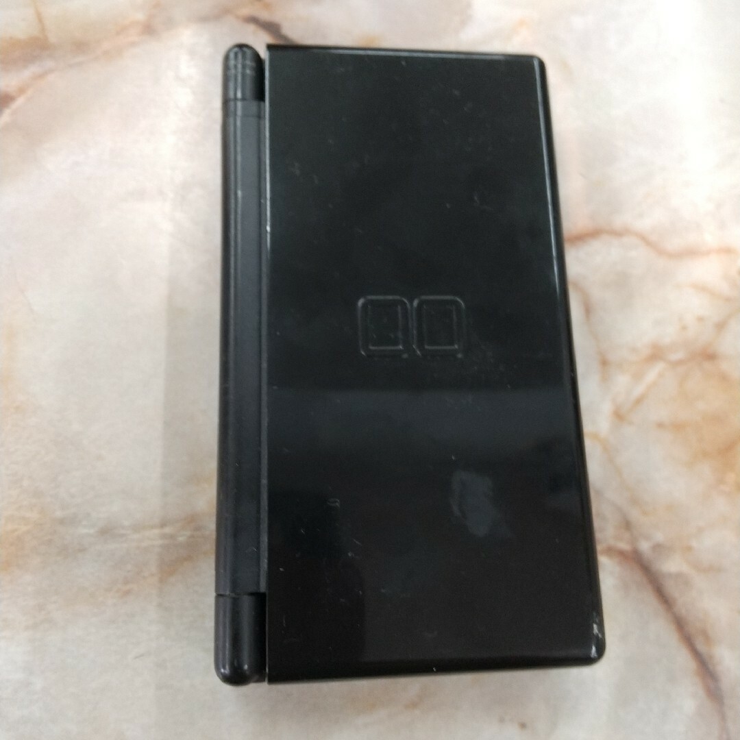 任天堂(ニンテンドウ)のNintendo DS Liteのブラックです。本体のみの販売 エンタメ/ホビーのゲームソフト/ゲーム機本体(家庭用ゲーム機本体)の商品写真