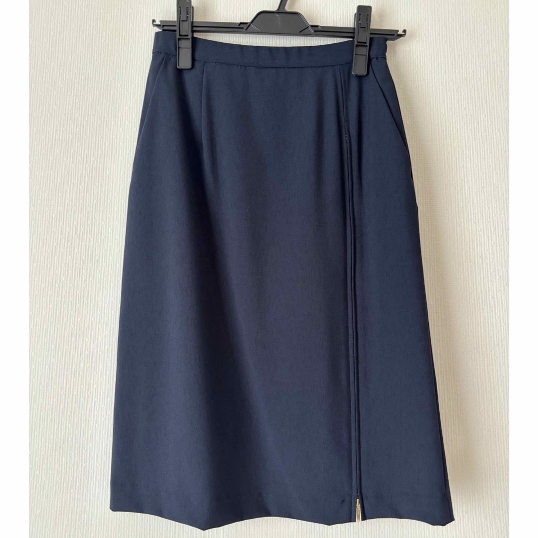 OFUON(オフオン)のOFUON   スカート　ネイビー　S レディースのスカート(ひざ丈スカート)の商品写真