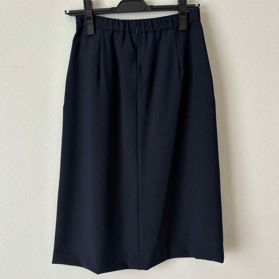 OFUON(オフオン)のOFUON   スカート　ネイビー　S レディースのスカート(ひざ丈スカート)の商品写真