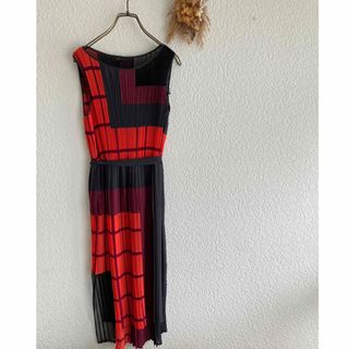 美品　bcbgmaxazria プリーツ　ワンピース