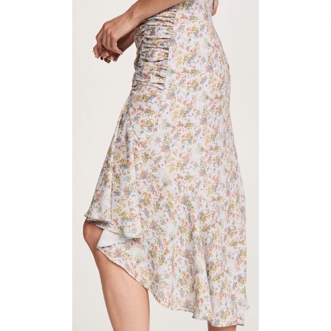 Alice+Olivia(アリスアンドオリビア)の美品 alice+olivia フローラル×アシンメトリーシャーリング スカート レディースのスカート(ひざ丈スカート)の商品写真