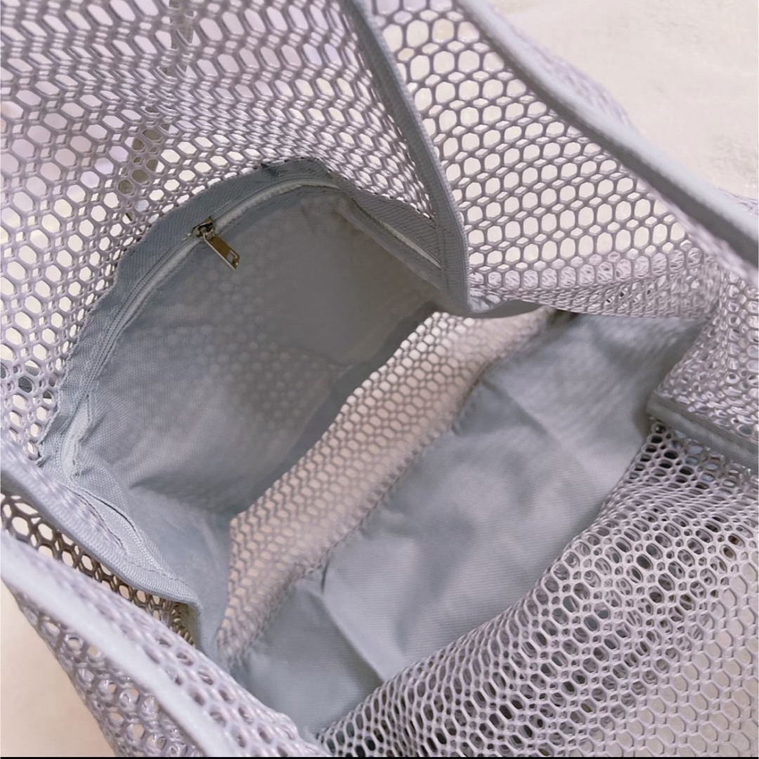 グレー メッシュバッグ　ビーチバッグ  エコバッグ　かごバッグ 大容量 プール レディースのバッグ(トートバッグ)の商品写真