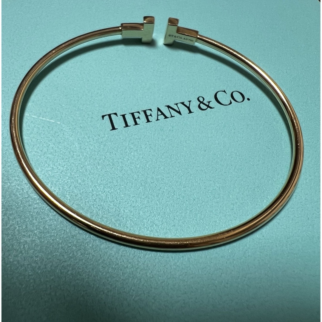 Tiffany & Co.(ティファニー)のティファニー　Tナローバングル レディースのアクセサリー(ブレスレット/バングル)の商品写真