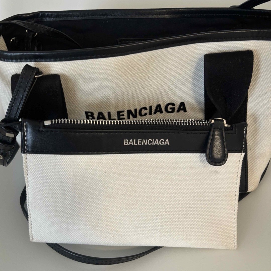 BALENCIAGA BAG(バレンシアガバッグ)のバレンシアガ  ネイビーカバ　XS レディースのバッグ(ショルダーバッグ)の商品写真