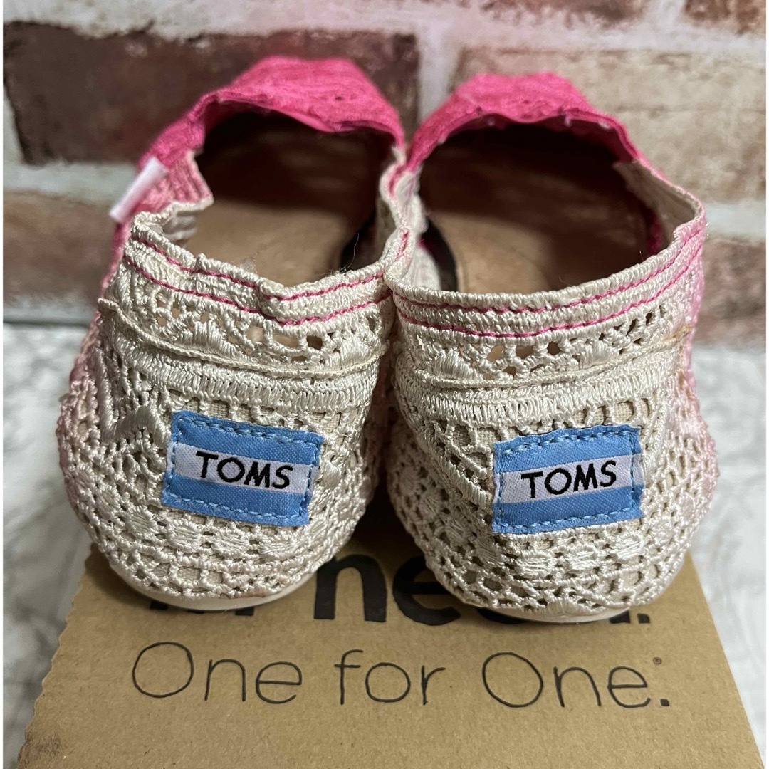 TOMS(トムズ)のTOMS★グラデーションピンク　スリッポン　24.5cm レディースの靴/シューズ(スリッポン/モカシン)の商品写真